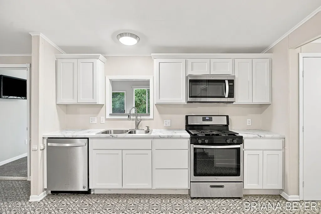 70354 16th Avenue South Haven Charter Township MI 49090