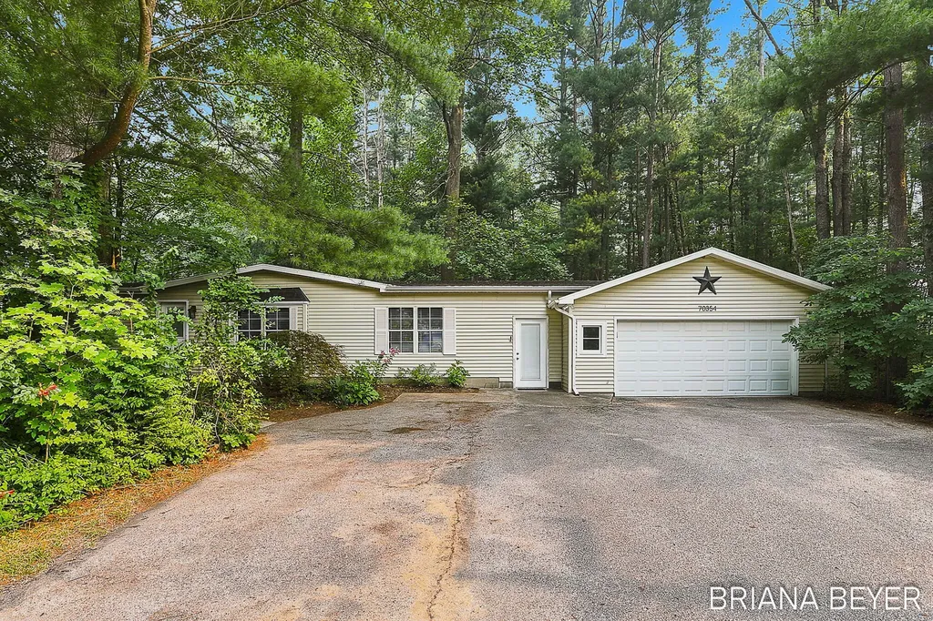 70354 16th Avenue South Haven Charter Township MI 49090
