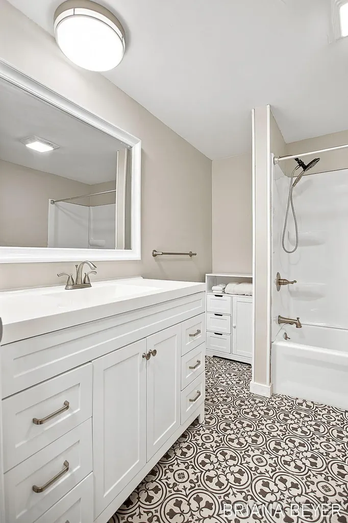 70354 16th Avenue South Haven Charter Township MI 49090