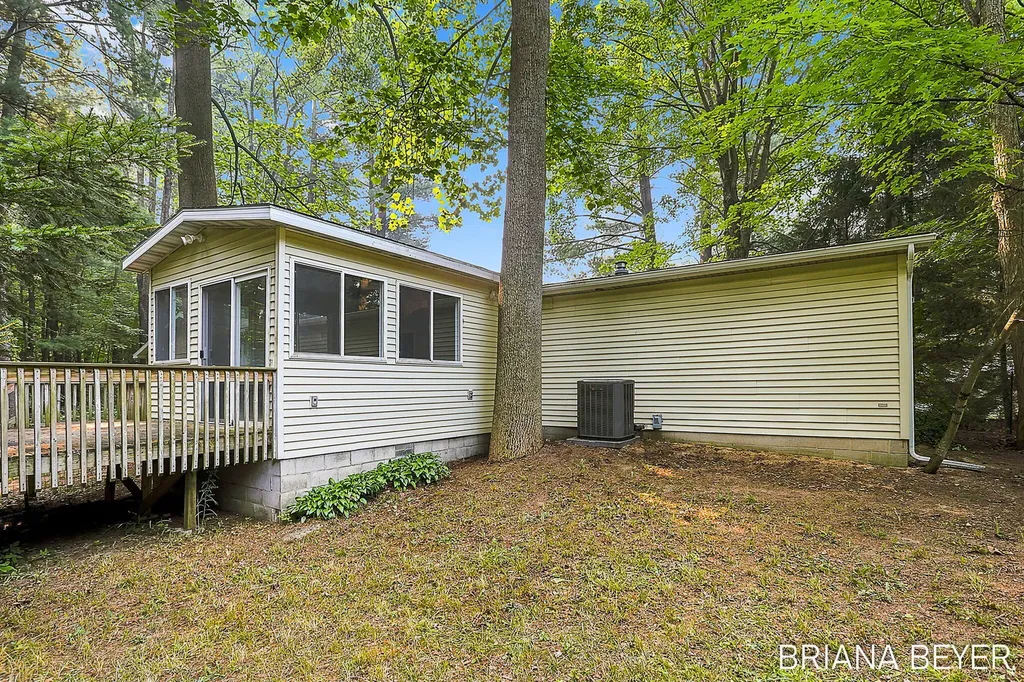 70354 16th Avenue South Haven Charter Township MI 49090
