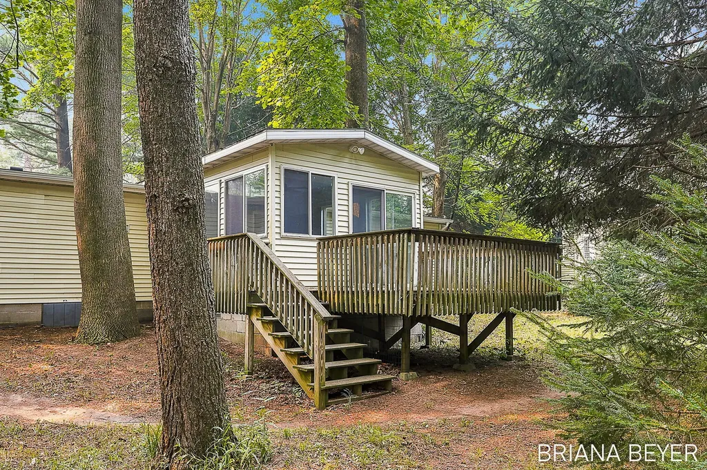 70354 16th Avenue South Haven Charter Township MI 49090