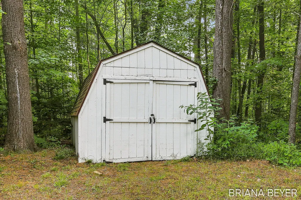 70354 16th Avenue South Haven Charter Township MI 49090