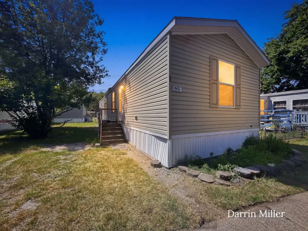 1281 E Pontaluna Road Norton Shores City MI 49456