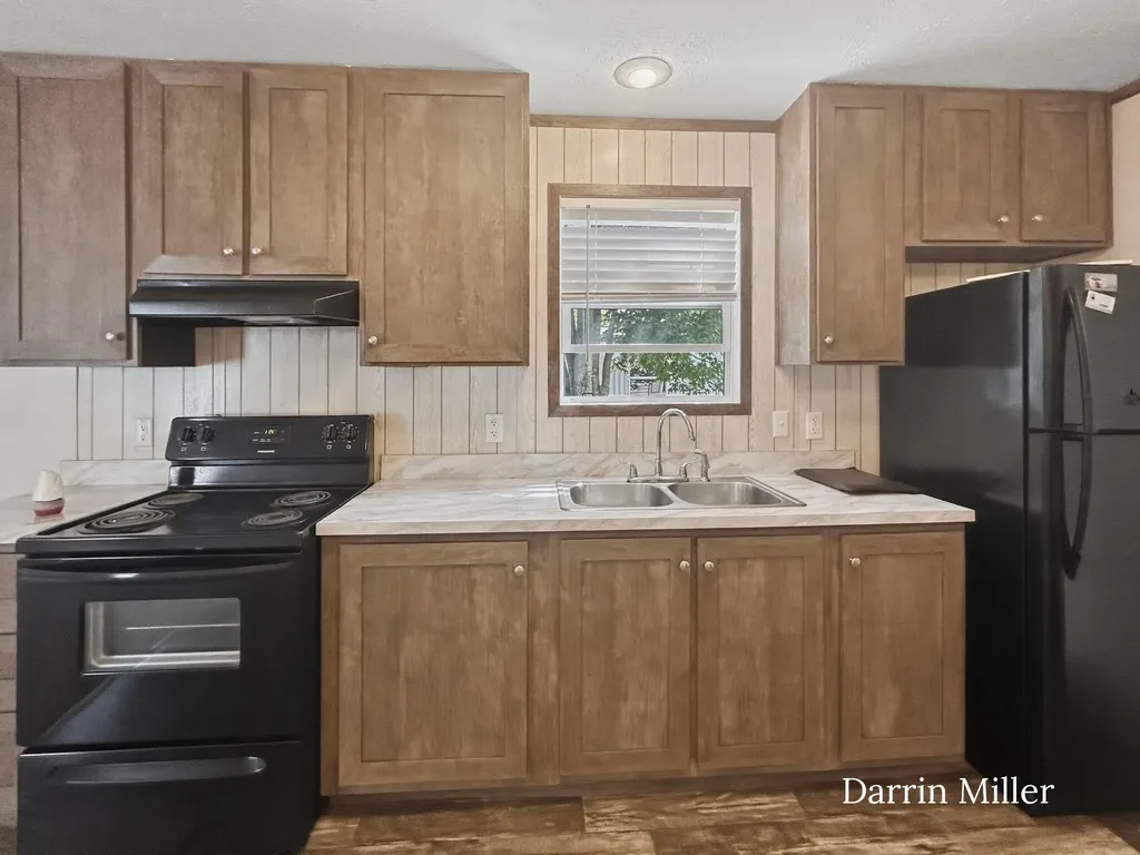 1281 E Pontaluna Road Norton Shores City MI 49456
