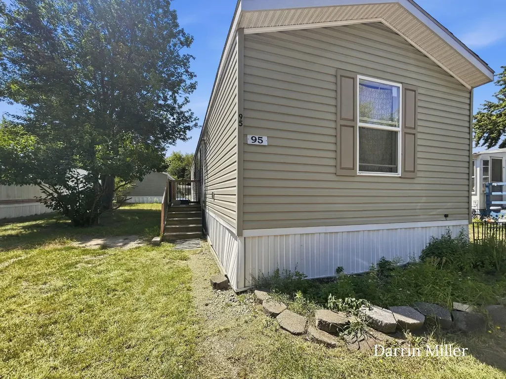 1281 E Pontaluna Road Norton Shores City MI 49456