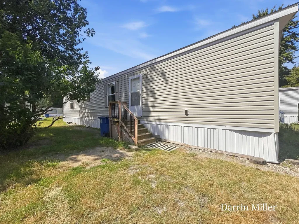 1281 E Pontaluna Road Norton Shores City MI 49456