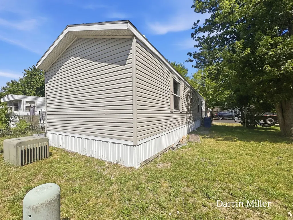 1281 E Pontaluna Road Norton Shores City MI 49456