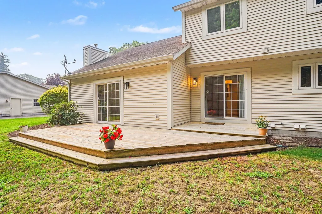 760 Brookridge Drive Norton Shores City MI 49441