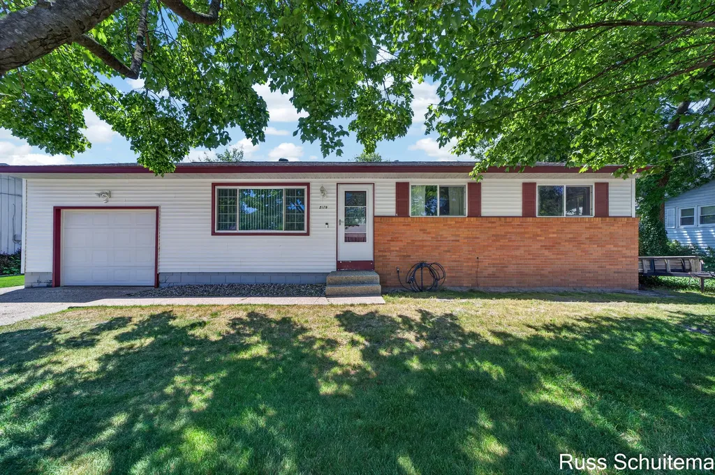 2179 Lincoln Park Drive Norton Shores City MI 49441