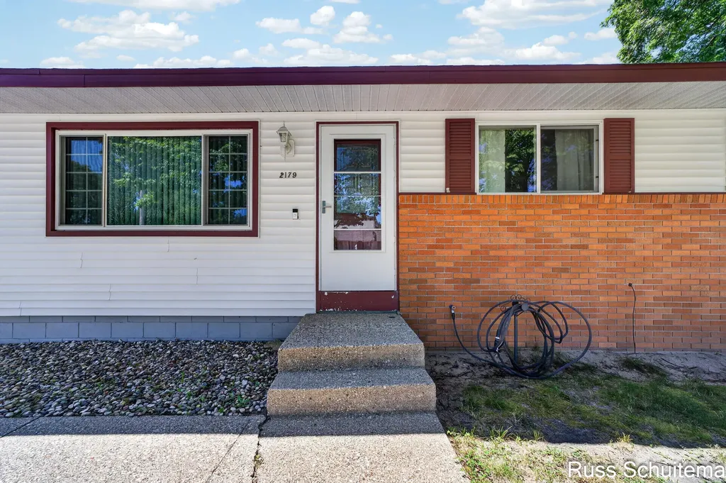2179 Lincoln Park Drive Norton Shores City MI 49441