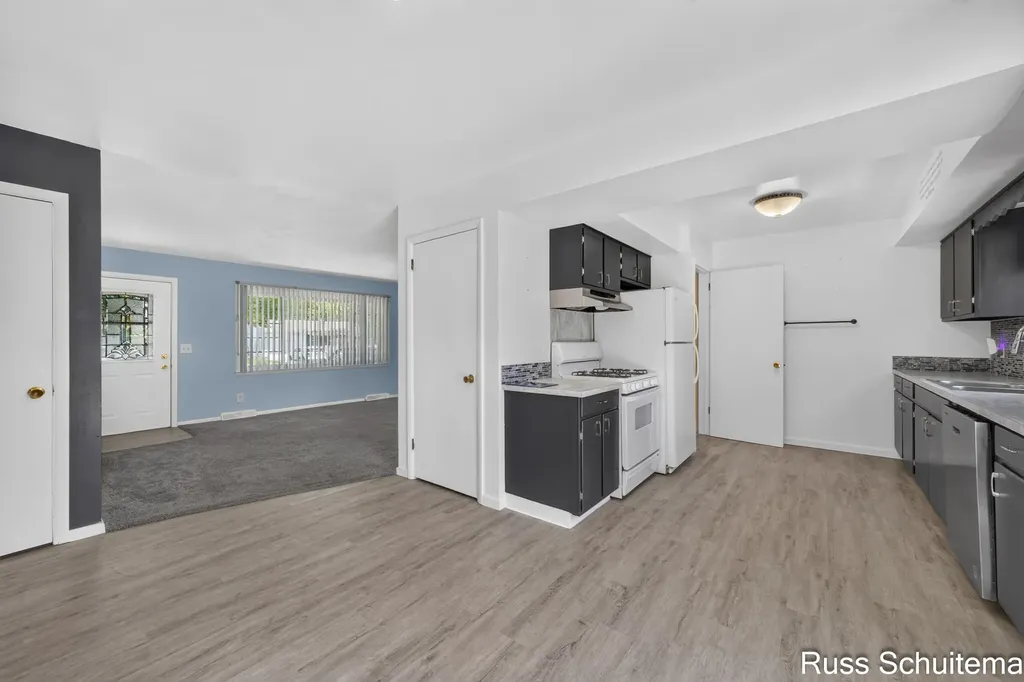 2179 Lincoln Park Drive Norton Shores City MI 49441