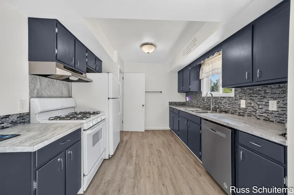 2179 Lincoln Park Drive Norton Shores City MI 49441