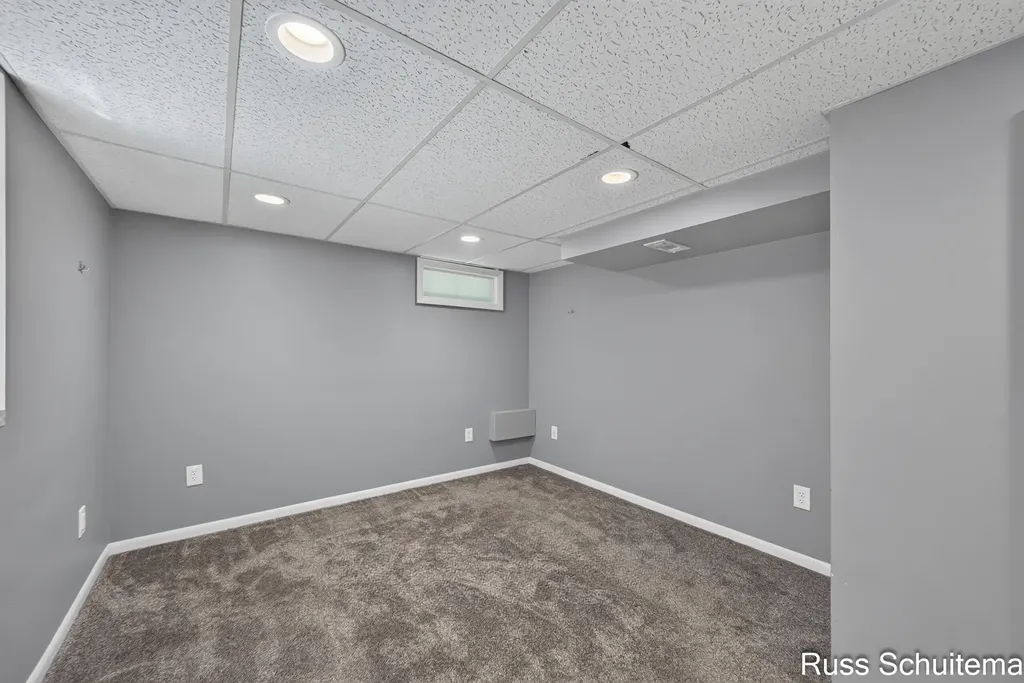 2179 Lincoln Park Drive Norton Shores City MI 49441