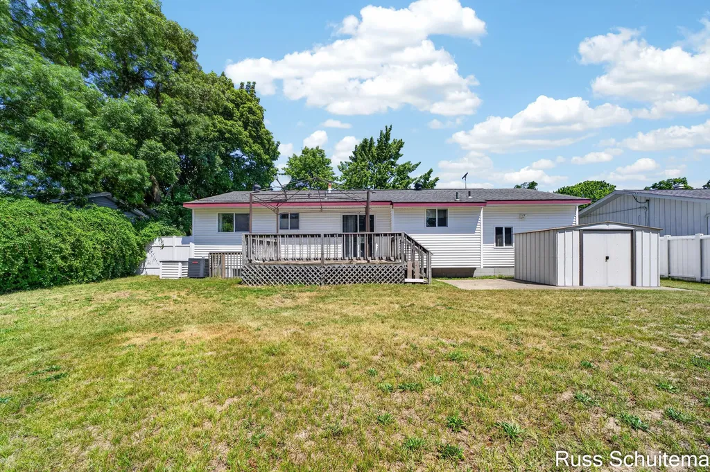 2179 Lincoln Park Drive Norton Shores City MI 49441