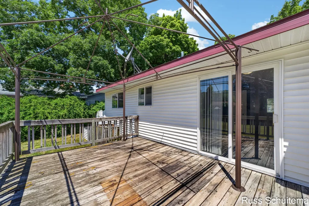 2179 Lincoln Park Drive Norton Shores City MI 49441