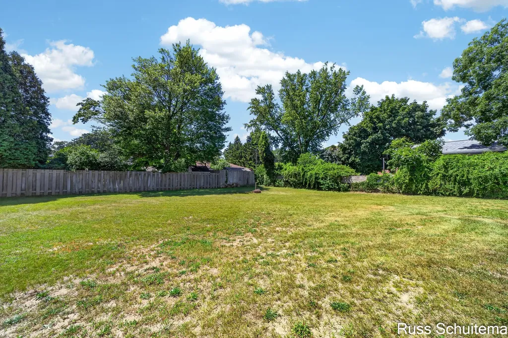 2179 Lincoln Park Drive Norton Shores City MI 49441