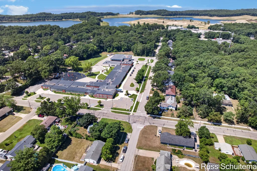 2179 Lincoln Park Drive Norton Shores City MI 49441