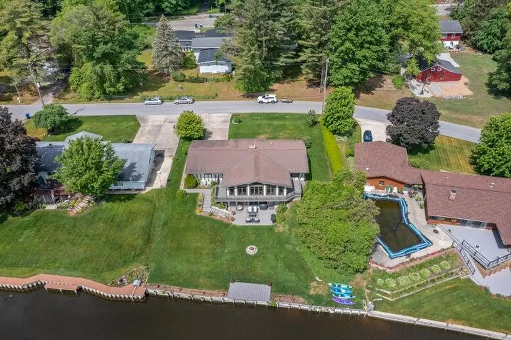 17882 Channel View Drive Spring Lake Township MI 49456