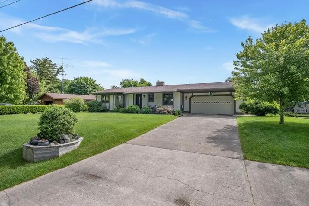 17882 Channel View Drive Spring Lake Township MI 49456