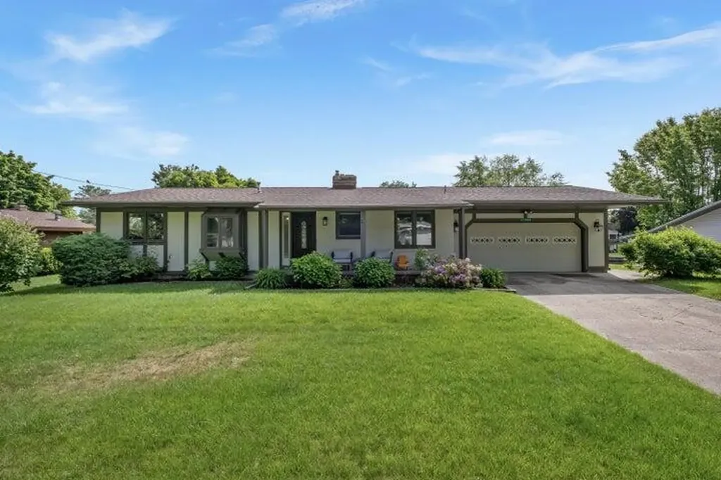 17882 Channel View Drive Spring Lake Township MI 49456