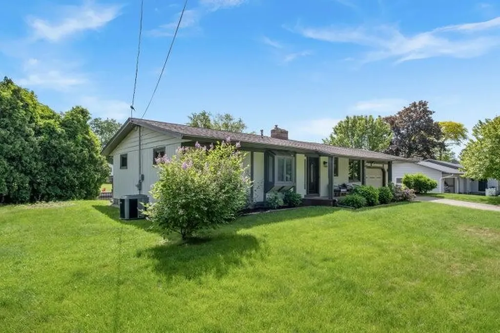 17882 Channel View Drive Spring Lake Township MI 49456