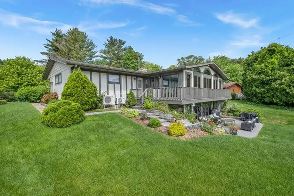 17882 Channel View Drive Spring Lake Township MI 49456