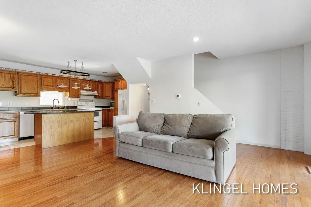 204 N Harbor Avenue Grand Haven City MI 49417
