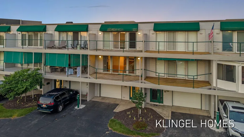 204 N Harbor Avenue Grand Haven City MI 49417