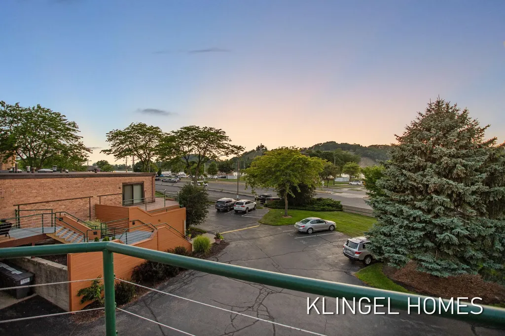 204 N Harbor Avenue Grand Haven City MI 49417