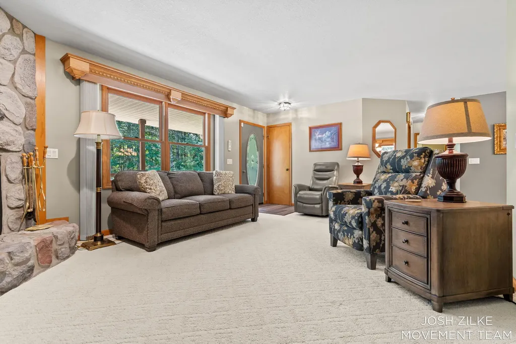 1528 Silver Creek Road Whitehall City MI 49461