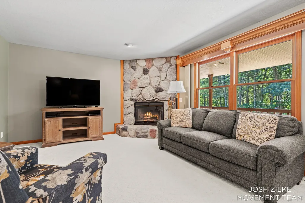 1528 Silver Creek Road Whitehall City MI 49461