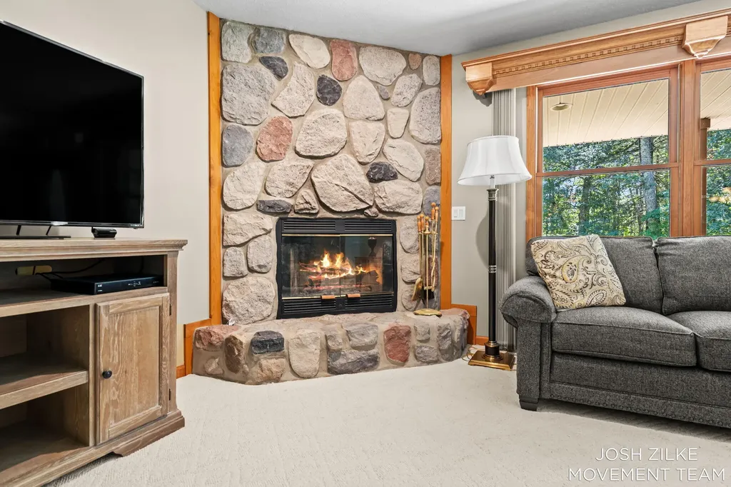 1528 Silver Creek Road Whitehall City MI 49461