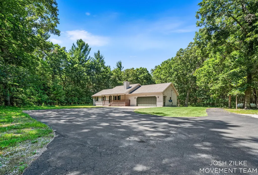 1528 Silver Creek Road Whitehall City MI 49461
