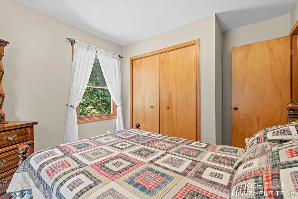 1528 Silver Creek Road Whitehall City MI 49461