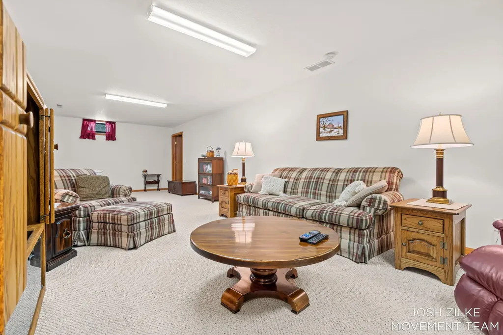 1528 Silver Creek Road Whitehall City MI 49461