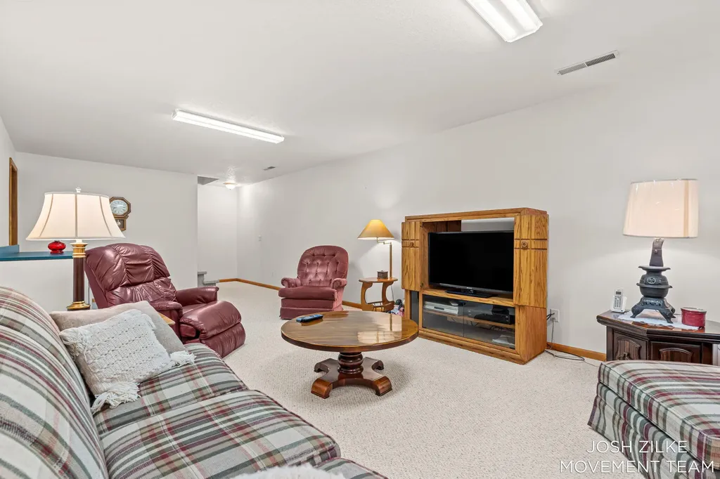 1528 Silver Creek Road Whitehall City MI 49461