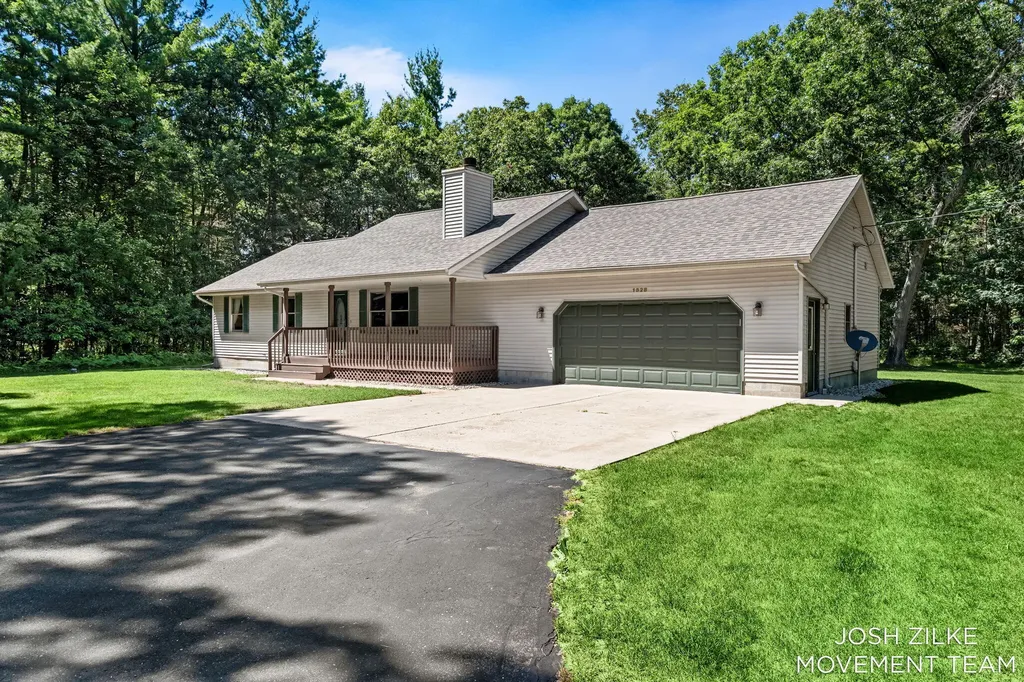 1528 Silver Creek Road Whitehall City MI 49461