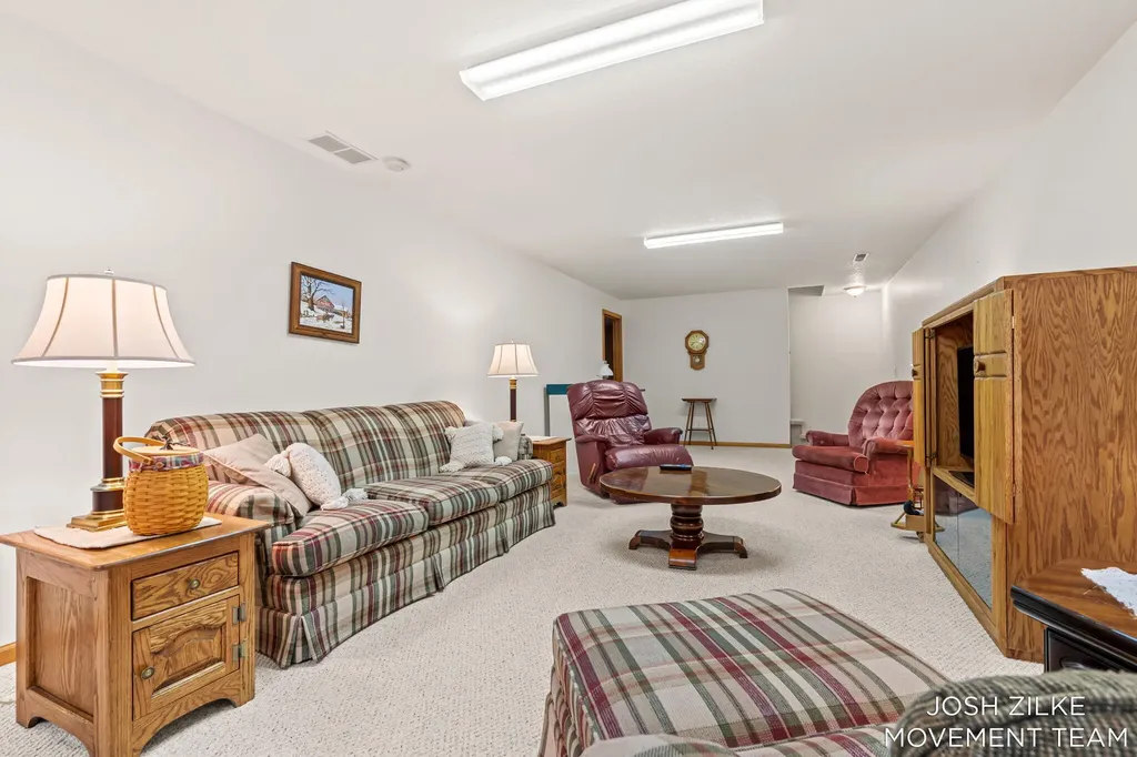 1528 Silver Creek Road Whitehall City MI 49461