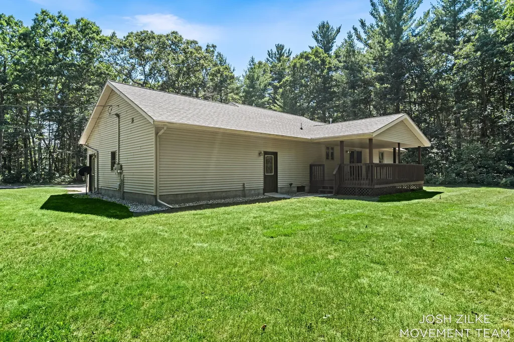 1528 Silver Creek Road Whitehall City MI 49461