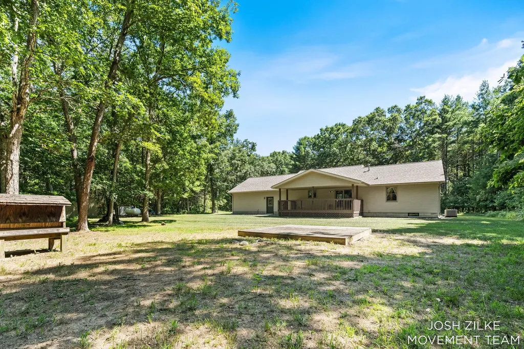 1528 Silver Creek Road Whitehall City MI 49461