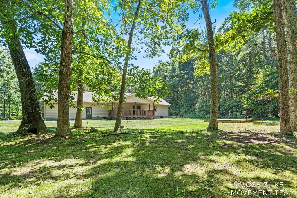 1528 Silver Creek Road Whitehall City MI 49461