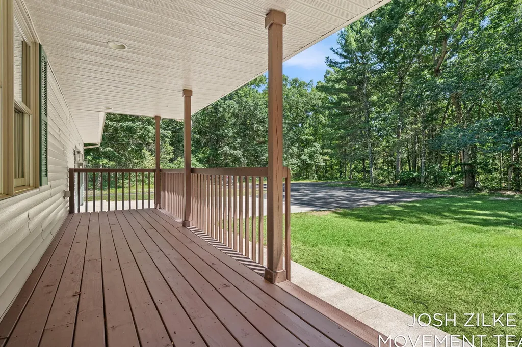 1528 Silver Creek Road Whitehall City MI 49461