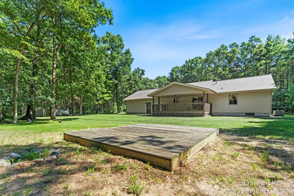 1528 Silver Creek Road Whitehall City MI 49461