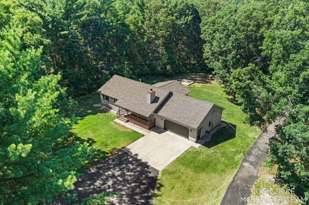 1528 Silver Creek Road Whitehall City MI 49461