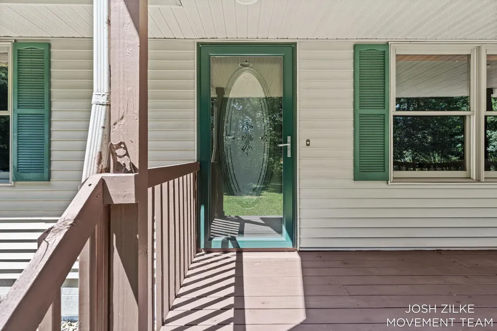 1528 Silver Creek Road Whitehall City MI 49461