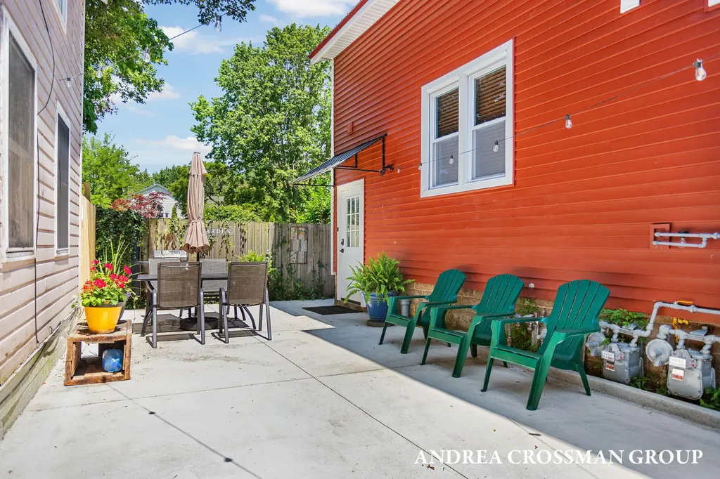 118 Hoffman Street Saugatuck City MI 49453