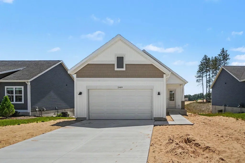 2489 Gray Wolf Way Fruitport Charter Township MI 49444
