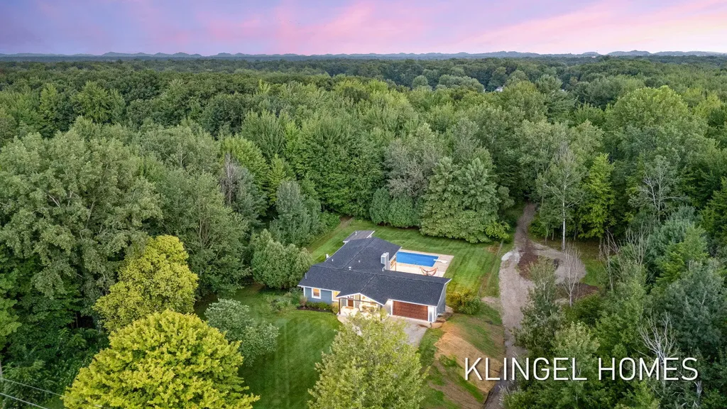 16165 148th Avenue Spring Lake Township MI 49456
