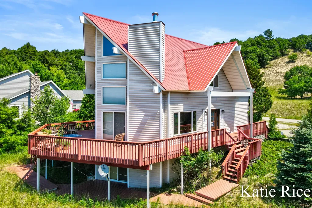 9221 W Thomas Road Benona Township MI 49455