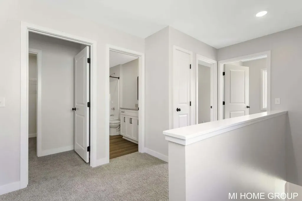 13682 Signature Drive Holland Charter Township MI 49424